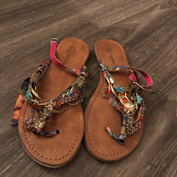 *SOLD* Sandals - Picture 1 of 2